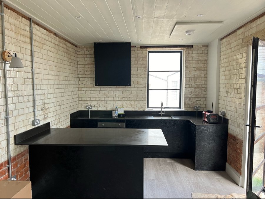 Kitchen fit